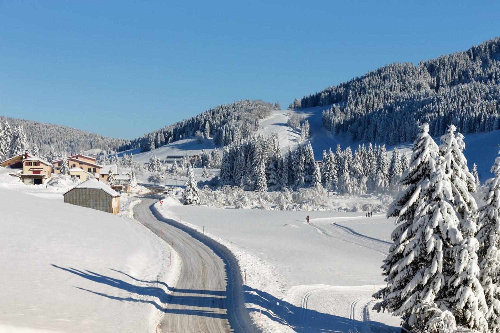 Charmant T2 De Montagne A La Station Des Rousses Avec Balcon Et Garage Les Rousses Extérieur photo